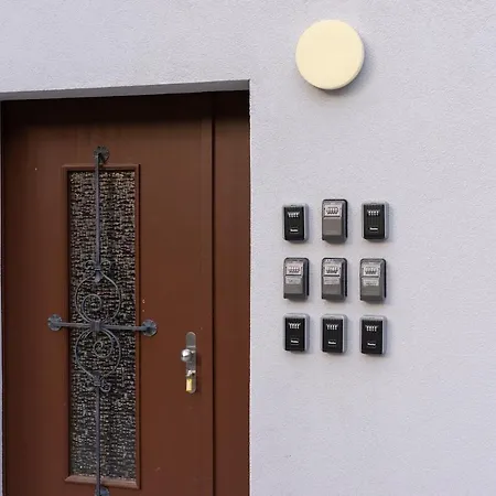 Betweenlakes 1st Floor East 公寓