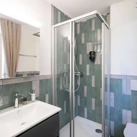 Betweenlakes 1st Floor East 公寓